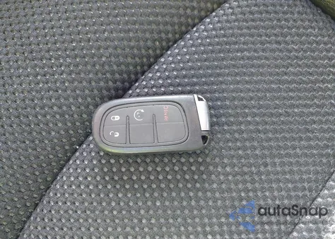 2017 Ram 1500 Night 4X2 5'7 Box z USA, uszkodzony, nr VIN 1C6RR6MT1HS614874